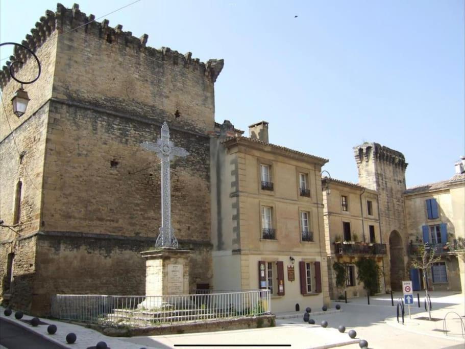 רמולין Chez Lydia - Osez La Vie De Chateau ! Pont Du Gard, Uzes מראה חיצוני תמונה