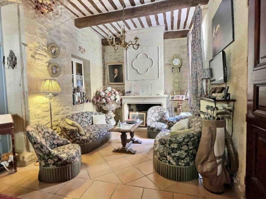 רמולין Chez Lydia - Osez La Vie De Chateau ! Pont Du Gard, Uzes מראה חיצוני תמונה