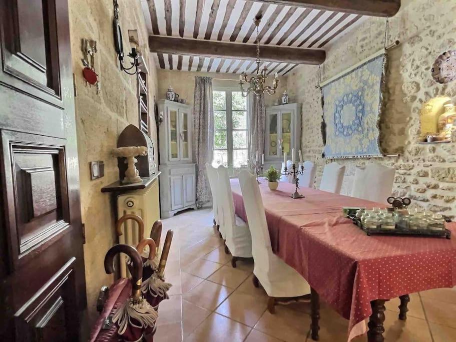 רמולין Chez Lydia - Osez La Vie De Chateau ! Pont Du Gard, Uzes מראה חיצוני תמונה